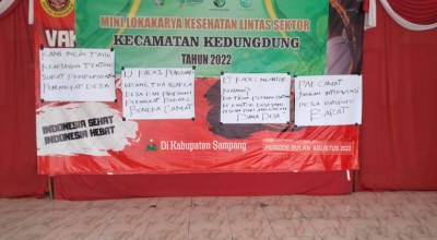 Buntut Pemecatan 6 Perangkat Desa di Sampang, Warga Segel Kantor Kecamatan