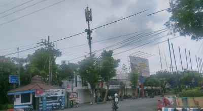 Papan Reklame di Belakang Bundaran Ringin Contong Jombang Bakal Dibongkar