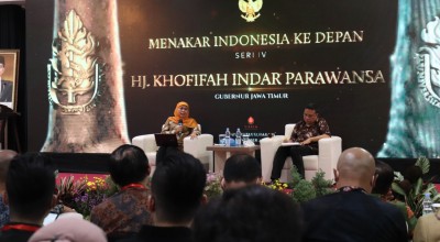 Khofifah Bagikan Semangat Kebhinekaan di Studium Generale 2022-2023 Ubaya