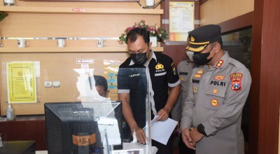 Sidak SPKT, Kapolres Lamongan Minta Kritik dan Saran Warga hingga Bicara Pungli