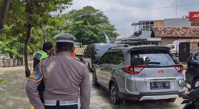 Lalu Lintas Macet Gegara Bojonegoro Dikepung Banjir, Lewat Jalur Alternatif Ini