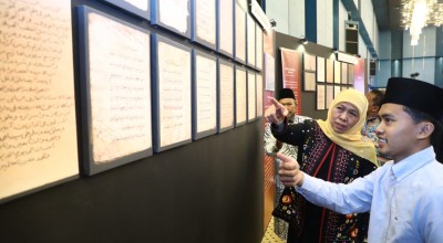 Khofifah Babat Alas Kenalkan Turats Ulama Nusantara dan Kontribusinya pada Dunia