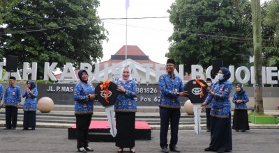 Full Senyum! Bupati Anna Serahkan Mobil Dinas Baru untuk 28 Camat di Bojonegoro