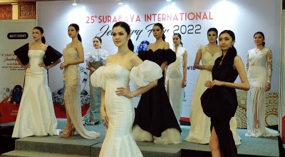 Melihat dari Dekat Fashion Show Jewellery di Surabaya
