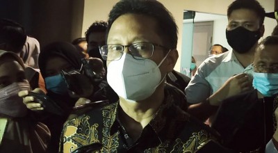 Menkes Bicara Melonjaknya Kasus Covid-19: Ortu Belum Vaksin dan Booster, Paksa