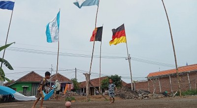 Belajar Kerukunan dari Kampung Gila Bola Pasuruan saat Piala Dunia 2022