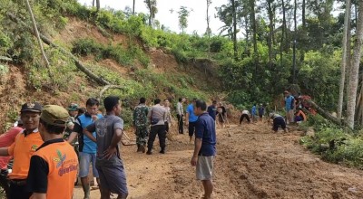 Waspada! Jalur Ponorogo-Trenggalek via Ngrayun Tertutup Longsor