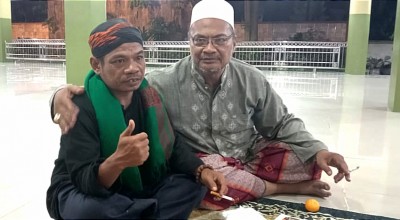 Sampai di Gresik, Joko Kendil Ziarah Makam Sunan Giri dan Maulan Malik Ibrahim