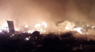 Pasar Kesamben Blitar Terbakar: 4 Jam Belum Padam, Ratusan Lapak Pedagang Hangus