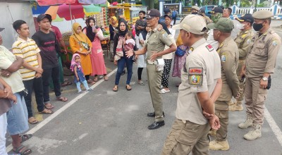 Ratusan PKL di Sampang Mulai Ditertibkan Jelang Launching Taman Wijaya Kusuma