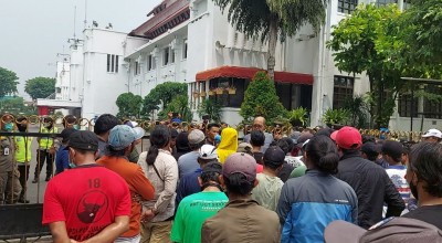 Pendemo Berkaos PDI Perjuangan Ikut Tuntut Armuji, Ini Kata Pengamat Politik