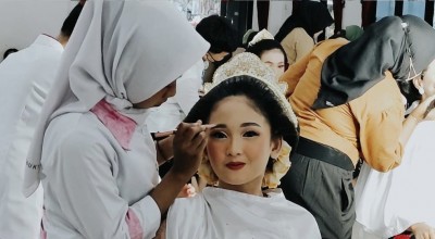 Bus Terguling, Siswi SMKN 2 Ponorogo, Diserempet Truk di Pasuruan