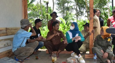 Novita Hardini Salurkan Bantuan Korban Terdampak Bencana Trenggalek