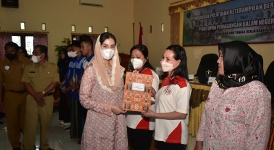 Buka Pelatihan Kerja Berbasis Kompetensi, Ini Harapan Novita