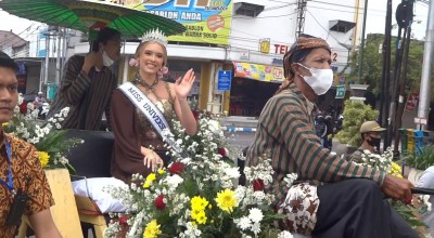 Wow! Miss Universe Switzerland Alia Guindi Meriahkan  Hari Jadi Tulungagung