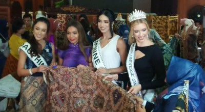 Miss Universe Switzerland Lelang Batik Tulungagung, Bantu Korban Gempa Cianjur
