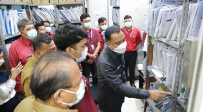 Eri Cahyadi Marah di RS Soewandhi Surabaya, Sempat Banting Berkas