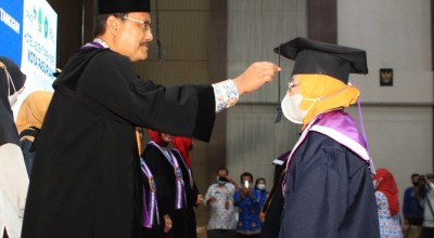 Ketika, 160 Lansia Siswa Selantang di Kota Pasuruan Diwisuda