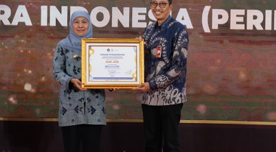 bankjatim Raih Penghargaan Bank Penyalur KUR Terbaik