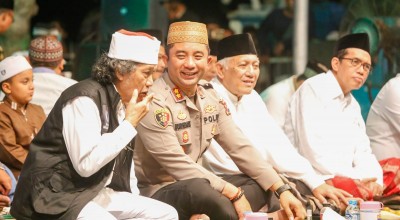 Haul Gus Dur ke-13, Polisi di Jombang Sinau Bareng Cak Nun