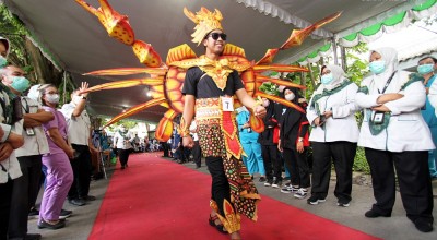 Tewas di Pohon Mangga, Fashion Week, Cabuli Anak di Bawah Umur