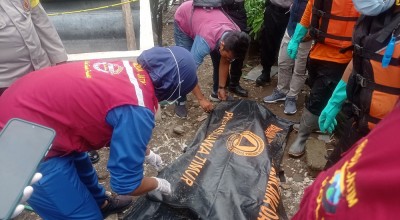 Pemancing Temukan Mayat Pria di Sungai Brantas Kediri, di Perutnya Ada Tali Biru