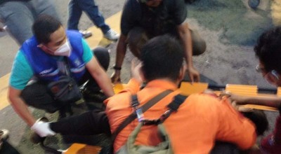 Diduga Terobos Traffic Light, Mobil Sigra di Surabaya Seruduk 3 Pemotor