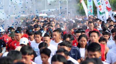 Ribuan Pelari Telusuri Landmark Kota di Banyuwangi Healthy Run 2022