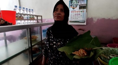 Sedapnya Nasi Pecel Pincuk Daun Jati Lamongan, Harga dan Rasa Maknyus