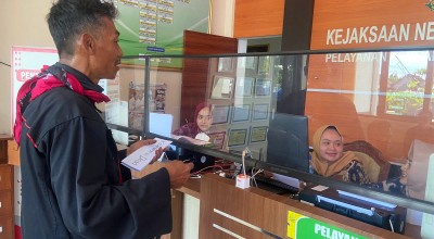 Demo Tunggal Pria Ponorogo di Hakordia: Rakyat Sabar Menunggumu Sambil Ngopi