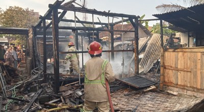 Tetangga Gelar Hajatan, Rumah Warga Jombang Ludes Terbakar