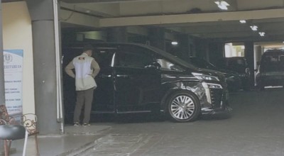 KPK Periksa Mobil Sahat Simanjuntak dan Staf Ahli DPRD Jatim