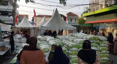Kendalikan Harga Pangan, Pemprov Jatim Gelontorkan 300 Ton Beras