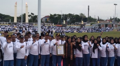 Diikuti 10.399 Peserta, Senam Sampang Hebat Bermartabat Pecahkan Rekor Muri