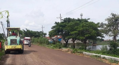 Kejar Target, Perbaikan Jalan Lamongan Dikebut Jelang Tahun Baru