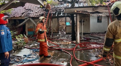 Dugaan Penyebab Kebakaran Rumah Klasik di Surabaya