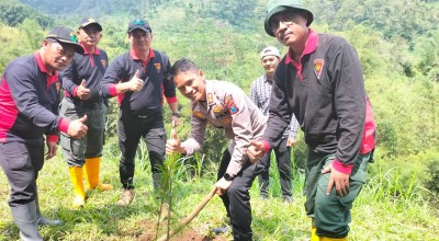 Tanam Pohon Kolaboratif untuk Selamatkan Kawasan Hutan Kota Batu