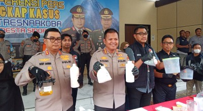 Driver Ojol Produsen Ekstasi: Belajar dari Internet, Produksi di Kos Surabaya