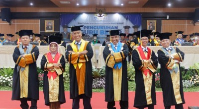 Unesa Kukuhkan Empat Guru Besar di Penghujung Tahun 2022