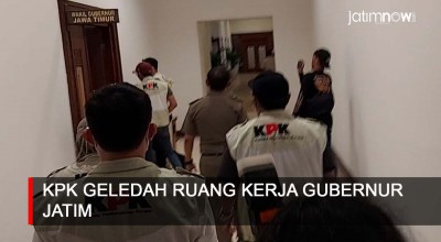 Video: KPK Geledah Ruang Kerja Gubernur Jatim