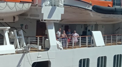 Kapal Pesiar Pembawa 1500 Bule Bersandar di Pelabuhan Tanjung Perak