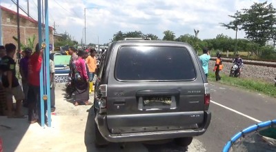 Polisi Pengemudi Mobil Dinas Polri Penabrak Dua Motor di Jombang Diperiksa