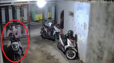 Pagar Sedikit Terbuka, Sepeda Motor di Teras Rumah Digondol Maling