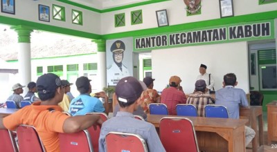 Warga di Kabuh Jombang Tagih Pelunasan PT PAM, Begini Langkah Camat