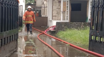 Rumah Klasik di Surabaya Terbakar, Satu Orang Dilaporkan Terluka