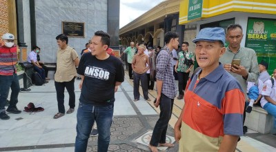 Belasan Sepatu di Masjid Agung Jombang Raib saat Ditinggal Salat Jumat
