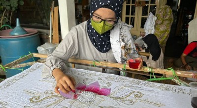 Dongkrak Produk UMKM, Universitas Ciputra Gelar Pelatihan Batik Greenpreneur