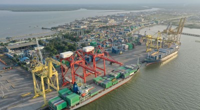 Antisipasi Cuaca Buruk, Tinggi Penumpukan Peti Kemas Dibatasi