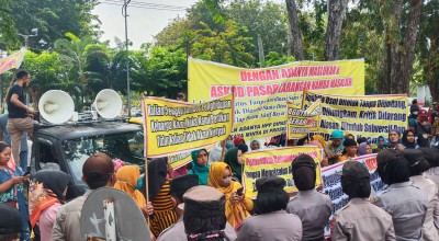 Pedagang Pasar Larangan Sidoarjo Geruduk Gedung DPRD Buntut Rencana Relokasi