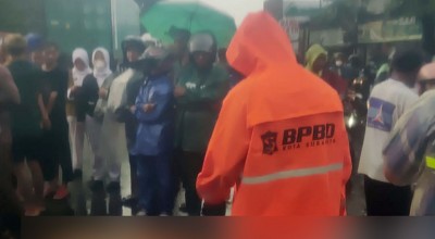 Motor Oleng saat Hendak Mendahului Pikap, Gadis di Surabaya Tewas